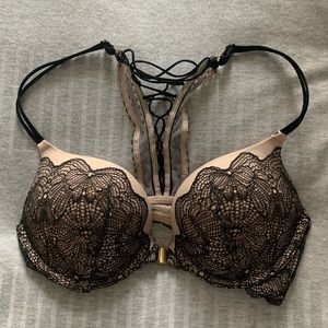 VICTORIA’S SECRET Push-Up Bra (32B)